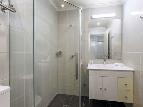 Quality Hotel Melbourne Airport - Rental Cars 13