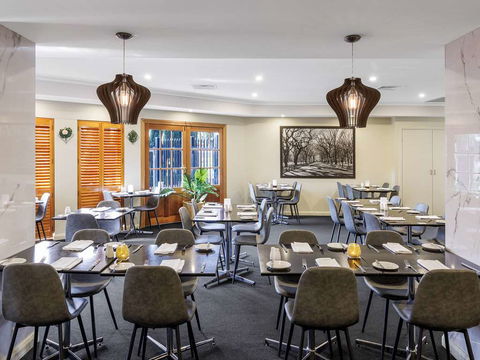 Quality Hotel Melbourne Airport - Rental Cars 14