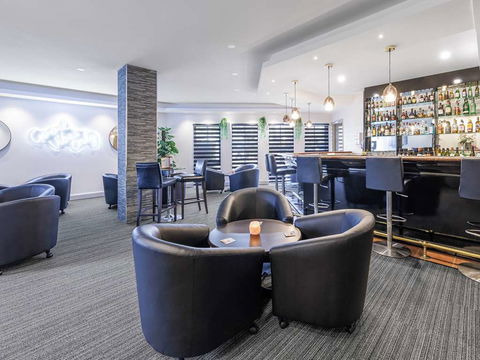 Quality Hotel Melbourne Airport - Rental Cars 17
