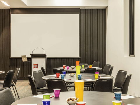 Ibis Adelaide - Rental Cars 9