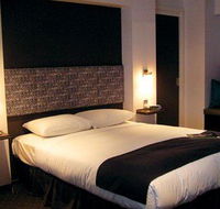 Zero Davey Apartment Hotel - Rental Cars