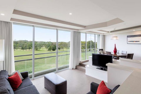 RACV Royal Pines Resort - Rental Cars 12