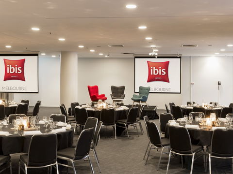 Ibis Hotel - Rental Cars 9