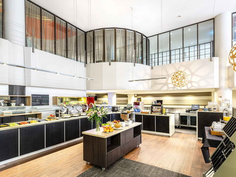 Ibis Hotel - Rental Cars 13