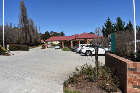 Best Western Plus Ambassador Orange - Rental Cars 1