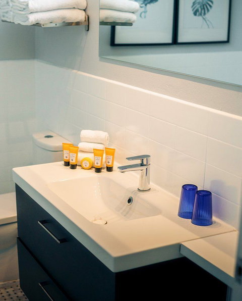 Oriana Motor Inn & Conf Ctr - Rental Cars 1