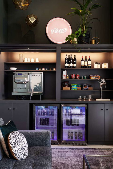 Punthill Ivanhoe Hotel - Rental Cars 1