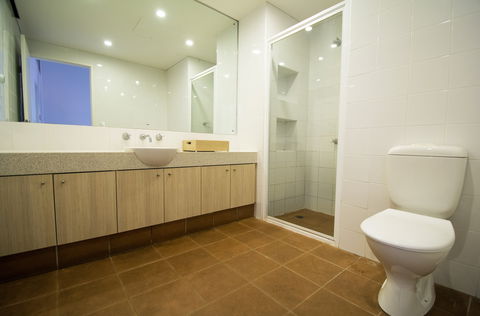 Emu Walk Apartments, Grand Mercure Apts - Rental Cars 1