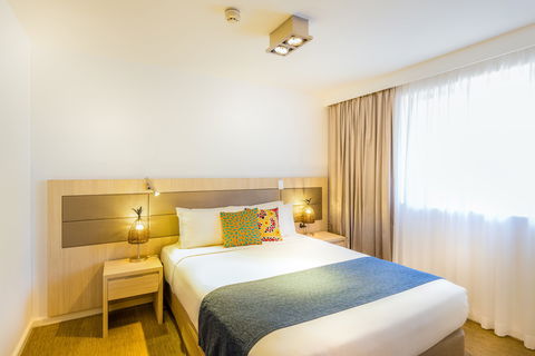 Emu Walk Apartments, Grand Mercure Apts - Rental Cars 2