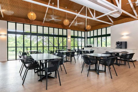 Travelodge Resort Darwin - Rental Cars 12