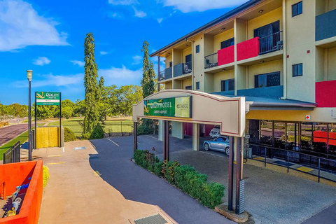 Quality Hotel Darwin Airport - Rental Cars 1