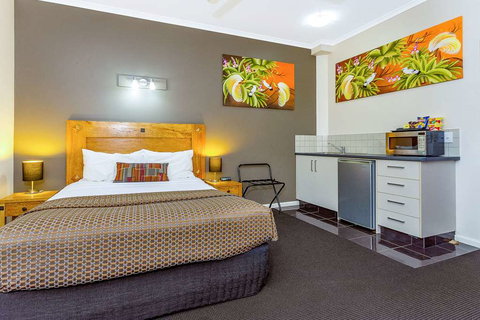 Quality Hotel Darwin Airport - Rental Cars 9