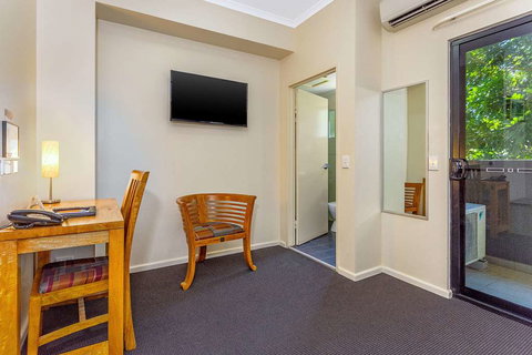 Quality Hotel Darwin Airport - Rental Cars 10