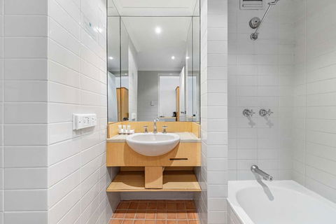 Hotel Frontier Darwin - Rental Cars 4