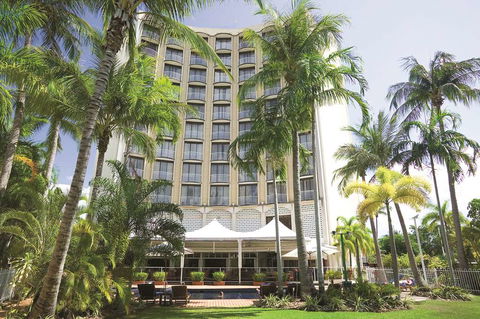 DoubleTree by Hilton Hotel Darwin - Rental Cars 1