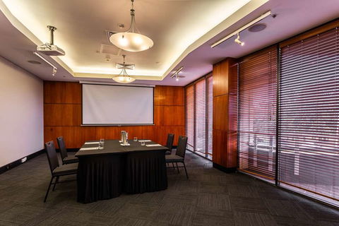 DoubleTree by Hilton Hotel Darwin - Rental Cars 12