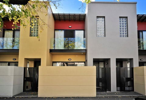 RNR Apartments, Adelaide - Rental Cars 0