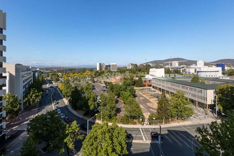 Nesuto Canberra Apartment Hotel - Rental Cars 1