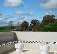 Lindenwarrah Hotel - Rental Cars