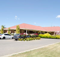 Pines Country Club Motor Inn - Rental Cars