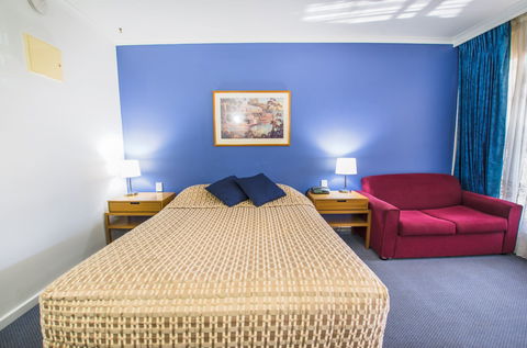 The River Boat Hotel-Echuca - Rental Cars 1