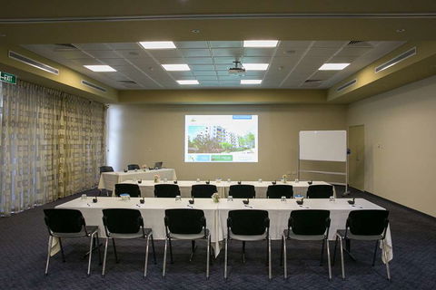 Nesuto Mounts Bay Perth Apartment Hotel - Rental Cars 2
