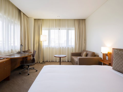 Novotel Canberra - Rental Cars 4