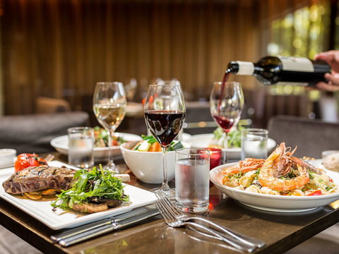 Novotel Canberra - Rental Cars 9