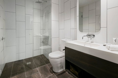 Quest Canberra City Walk - Rental Cars 4