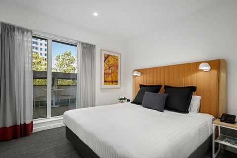 Quest Canberra City Walk - Rental Cars 8