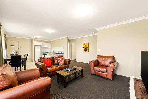 Quality Inn City Ctr Coffs Harbour - Rental Cars 13