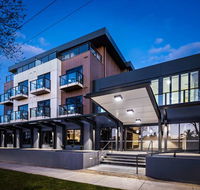 Quality Hotel Lakeside - Rental Cars