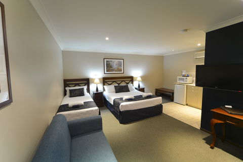 Wattle Grove Motel - Rental Cars 4