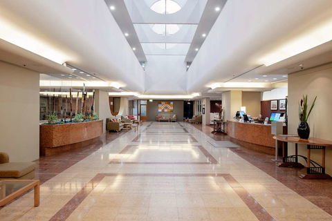 DoubleTree by Hilton Esplanade Darwin - Rental Cars 2