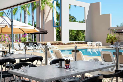 DoubleTree by Hilton Esplanade Darwin - Rental Cars 8