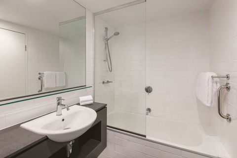 Vibe Hotel Darwin Waterfront - Rental Cars 5