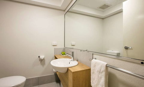 Kawana Waters Hotel By NightCap - Rental Cars 3