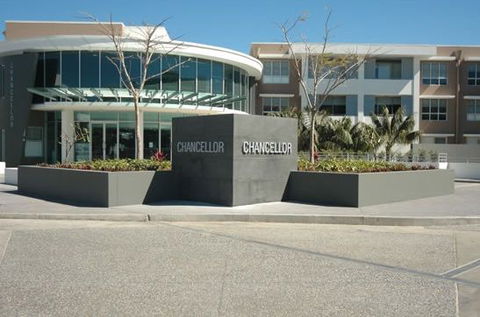 Chancellor Executive Apts-Varsity Lakes - Rental Cars 0