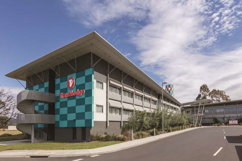 Travelodge Hobart Airport - Rental Cars 1