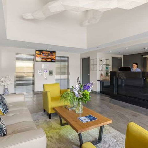 H on Mitchell Apartment Hotel - Rental Cars 0