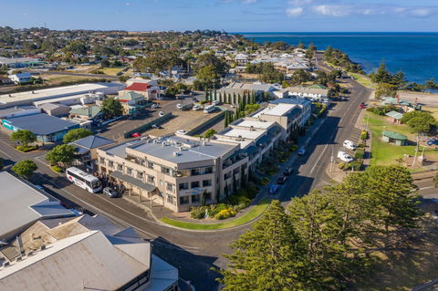 Aurora Ozone Hotel - Rental Cars 0
