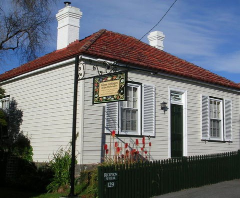 Alice's Cottages - Rental Cars 0