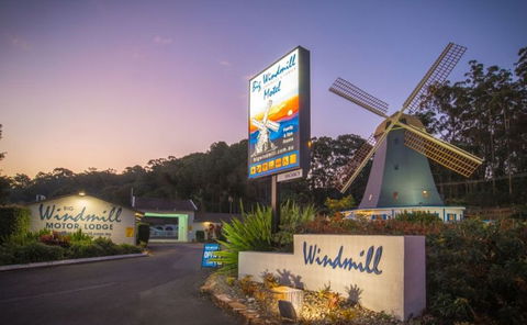 The Big Windmill Motor Lodge - Rental Cars 0