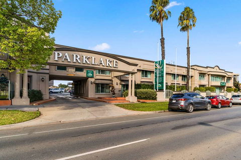 Quality Hotel Parklake Shepparton - Rental Cars 1