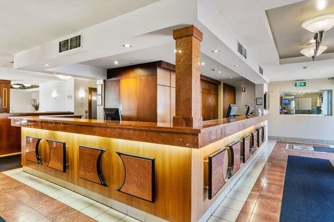 Quality Hotel Parklake Shepparton - Rental Cars 2