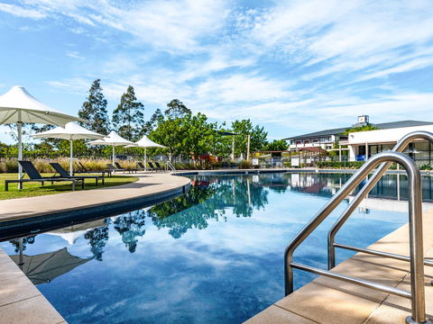 Mercure Kooindah Waters Central Coast - Rental Cars 1