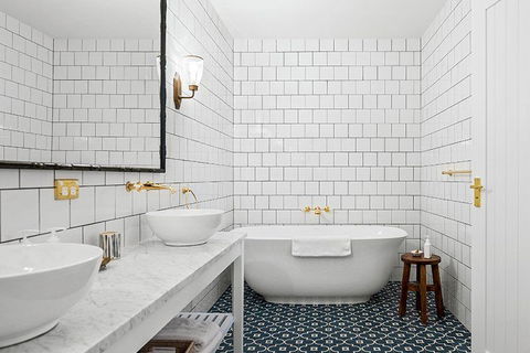 Halcyon House - Rental Cars 16