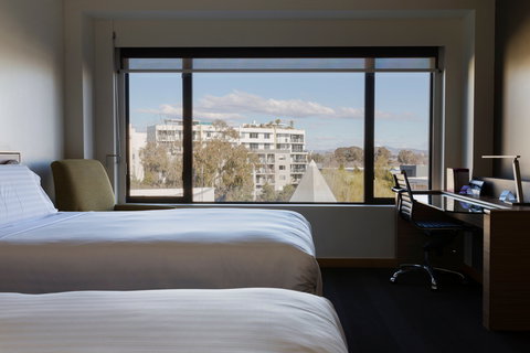 Crowne Plaza Canberra - Rental Cars 4
