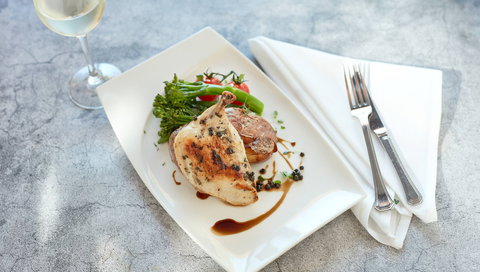 Crowne Plaza Canberra - Rental Cars 11