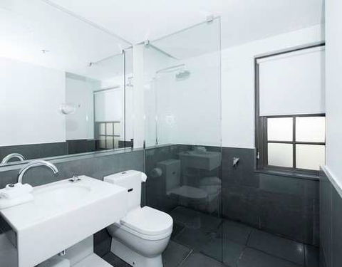 Peppers Gallery Hotel, Canberra - Rental Cars 1